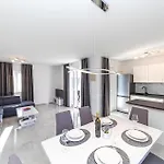 Apartment 2 Bedroom Awesome In Okrug Gornji