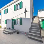2 Bedroom Awesome In Okrug Gornji Trogir