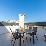2 Bedroom Awesome In Okrug Gornji Trogir