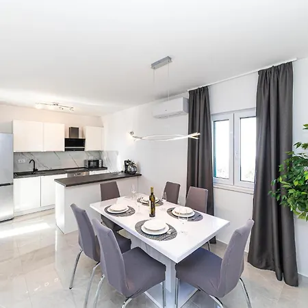 Beautiful In Okrug Gornji *